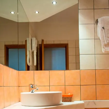 Violetta Szálloda Kaména Vúrla